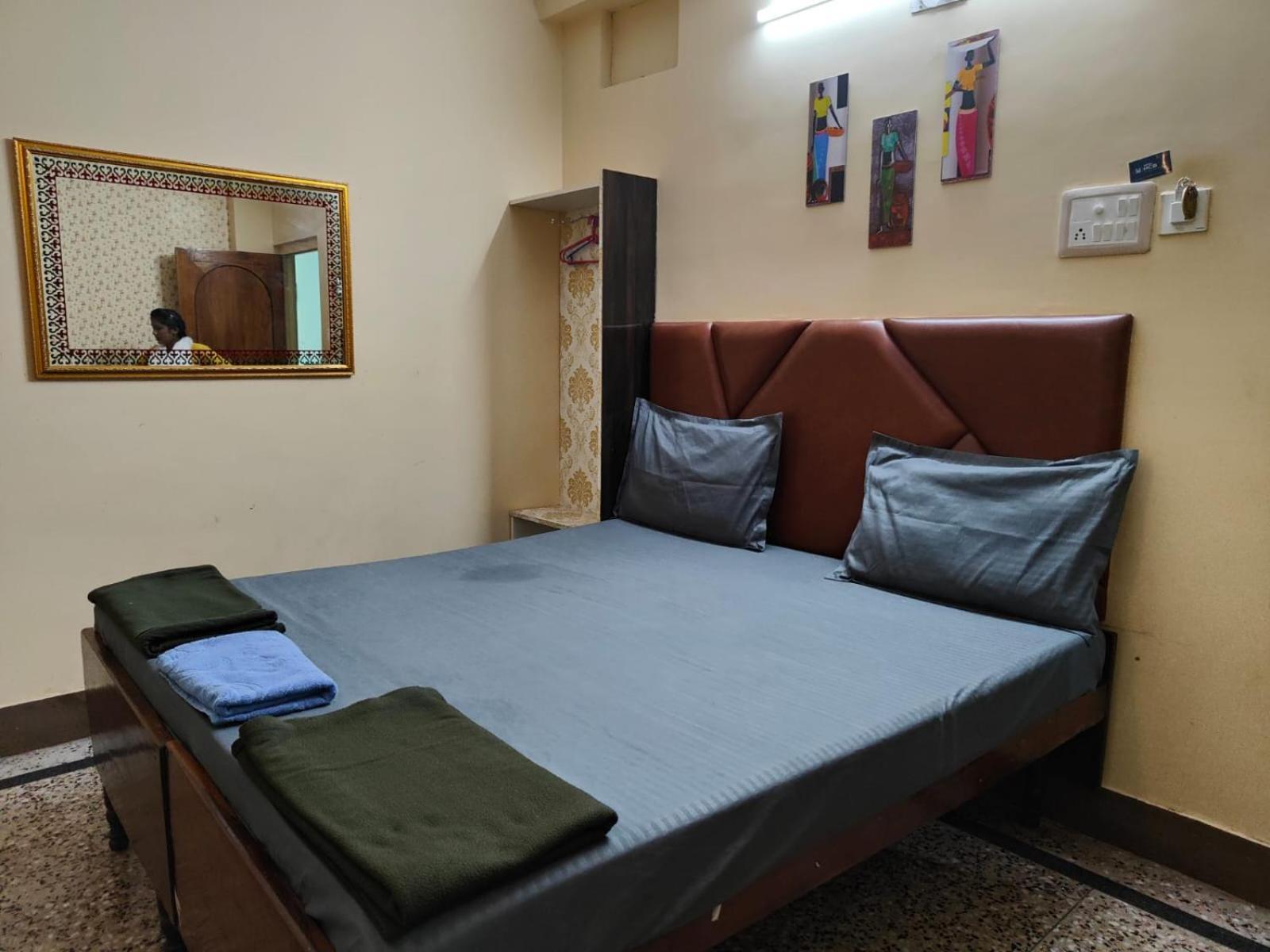Hotel Hcb Brahmapur Стая снимка